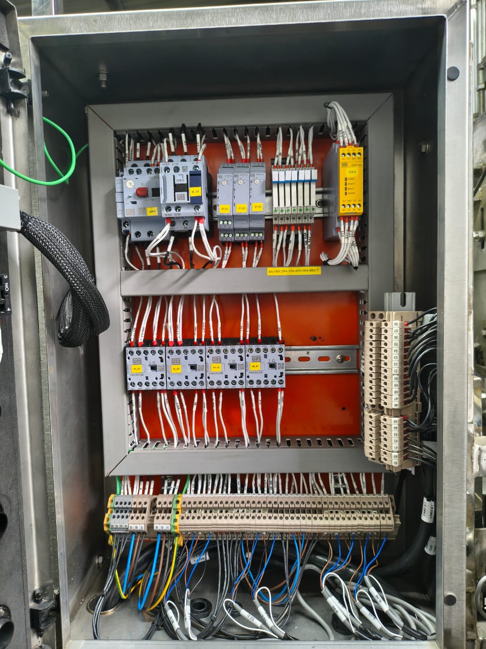 Painel em inox montado pela Völz